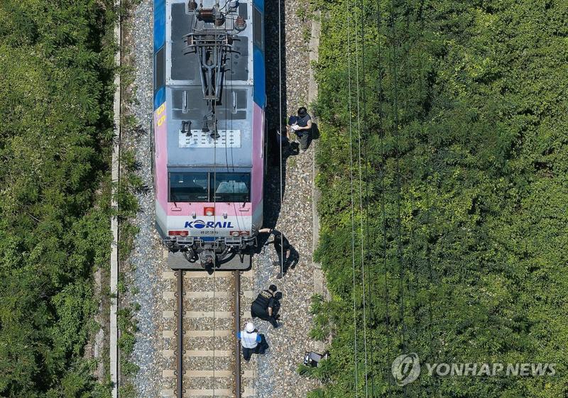 선로 작업자 사망사고…무궁화호 열차 조사